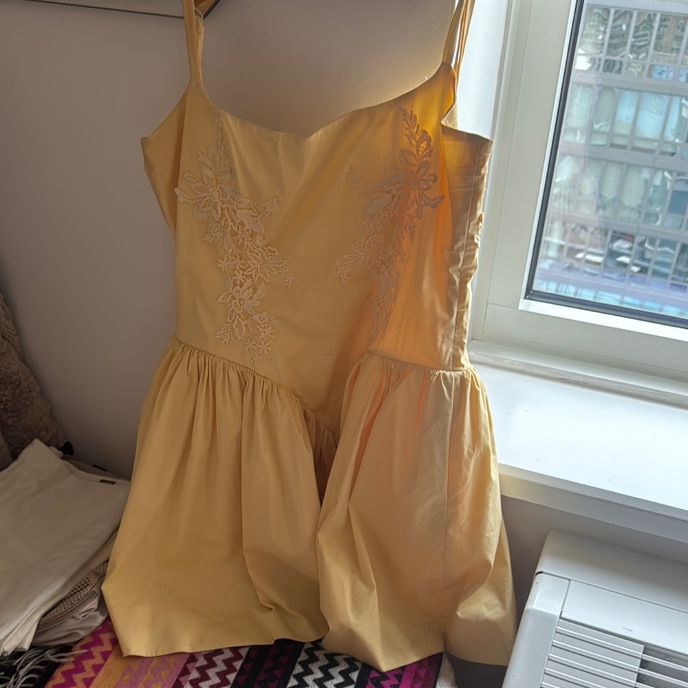 Yellow Sleeveless miss circle Dress